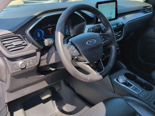 Agate Black Metallic 2022 Ford Escape Titanium
