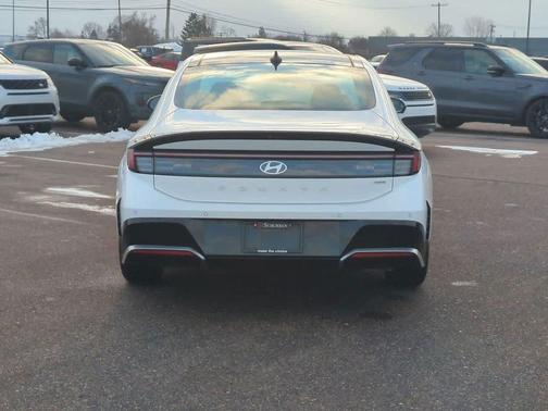 2024 Hyundai SONATA Hybrid Limited