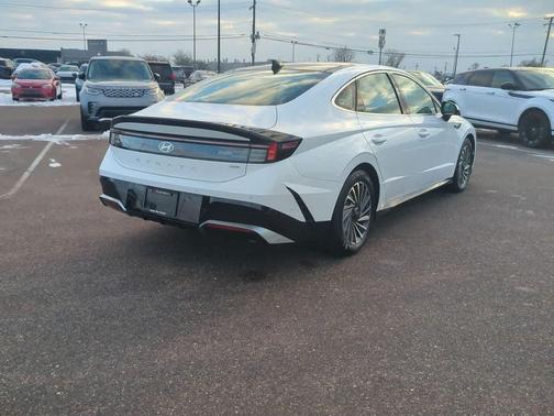 2024 Hyundai SONATA Hybrid Limited