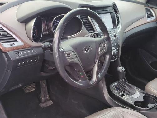 2017 Hyundai SANTA FE SE Ultimate