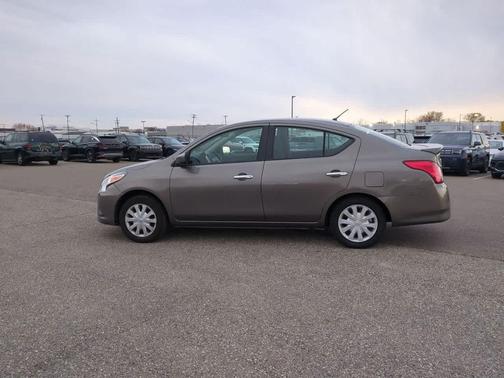 2016 Nissan Versa 1.6 SV