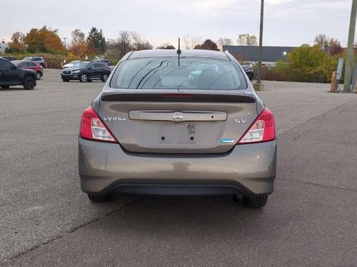 2016 Nissan Versa 1.6 SV