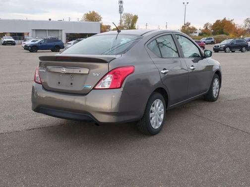 2016 Nissan Versa 1.6 SV