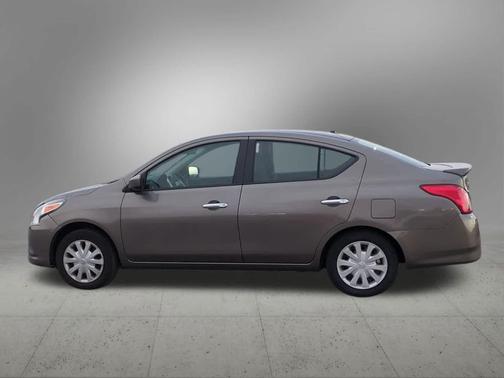2016 Nissan Versa 1.6 SV