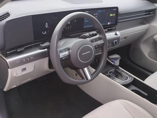 2024 Hyundai KONA SE
