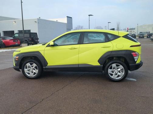 2024 Hyundai KONA SE