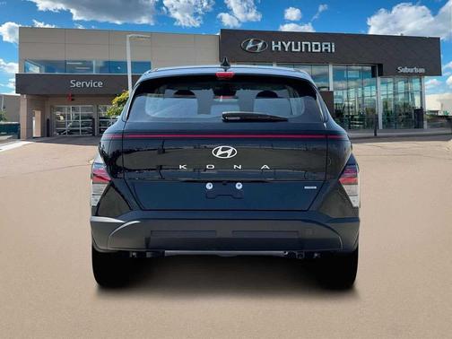 Abyss Black Pearl 2026 Hyundai KONA SE