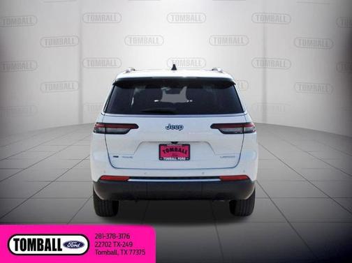 Bright White Clearcoat 2022 Jeep Grand Cherokee LAREDO