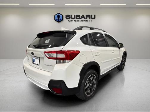 Crystal White Pearl 2018 Subaru Crosstrek 2.0i Premium