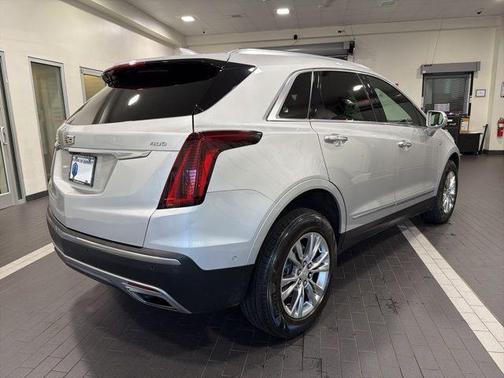 Radiant Silver Metallic 2020 Cadillac XT5 Premium Luxury
