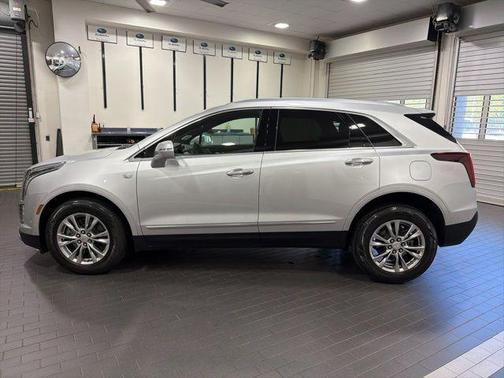 Radiant Silver Metallic 2020 Cadillac XT5 Premium Luxury