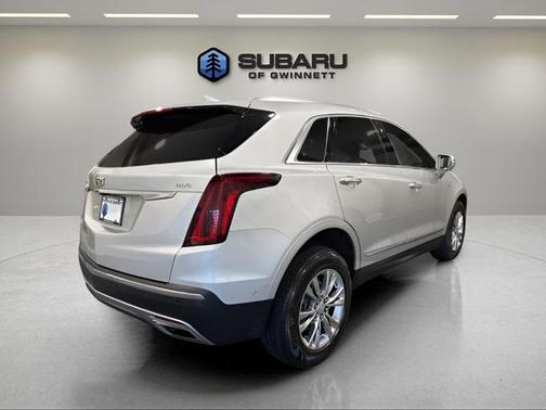 Radiant Silver Metallic 2020 Cadillac XT5 Premium Luxury