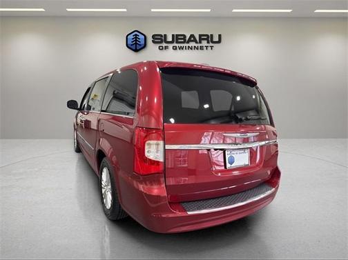 2013 Chrysler Town & Country Touring-L