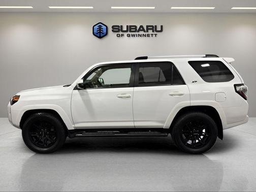 Ice 2023 Toyota 4Runner SR5