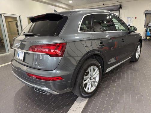 Daytona Gray Pearl Effect 2023 Audi Q5 45 S line quattro Premium