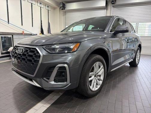 Daytona Gray Pearl Effect 2023 Audi Q5 45 S line quattro Premium