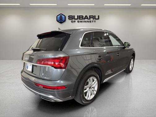 Daytona Gray Pearl Effect 2023 Audi Q5 45 S line quattro Premium