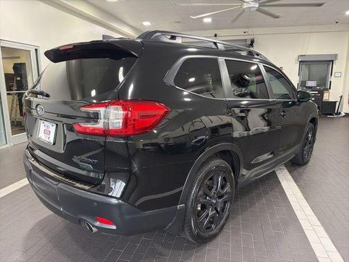 Crystal Black Silica 2025 Subaru Ascent Onyx Edition Touring