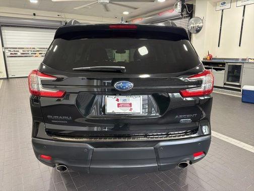 Crystal Black Silica 2025 Subaru Ascent Onyx Edition Touring