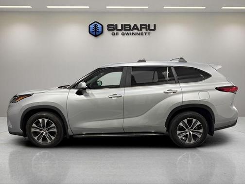 Silver 2023 Toyota Highlander L