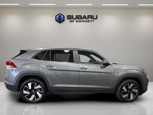 2025 Volkswagen Atlas Cross Sport 2.0T SE w/Technology