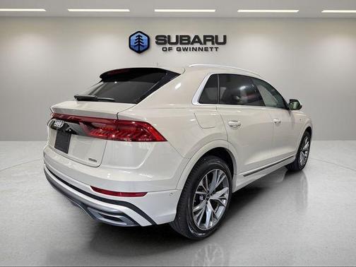 Vicuna Beige Metallic 2023 Audi Q8 55 Premium Plus