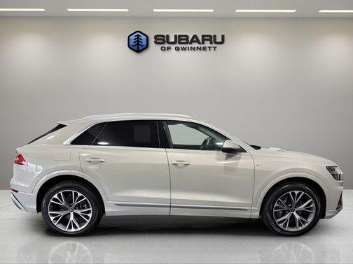 Vicuna Beige Metallic 2023 Audi Q8 55 Premium Plus