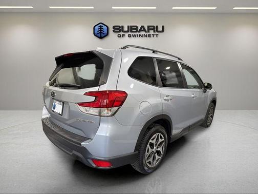 Ice Silver Metallic 2021 Subaru Forester Premium