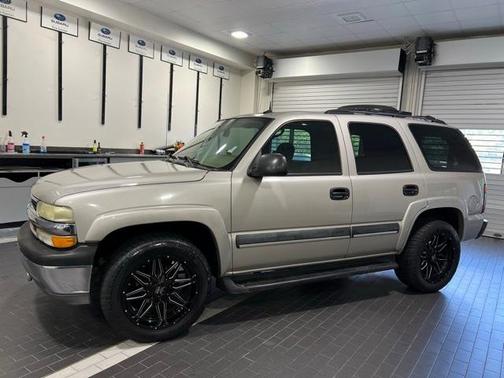 2004 Chevrolet Tahoe LS