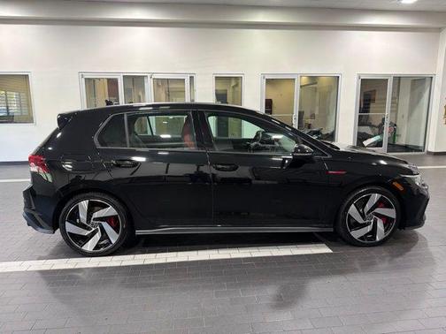 Mythos Black Metallic 2024 Volkswagen Golf GTI 2.0T S