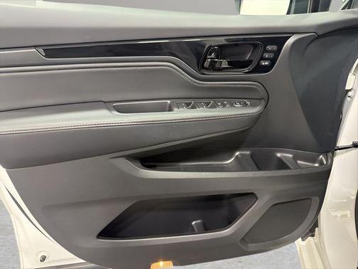 Platinum White Pearl 2023 Honda Odyssey Touring