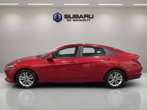 2023 Hyundai ELANTRA SE