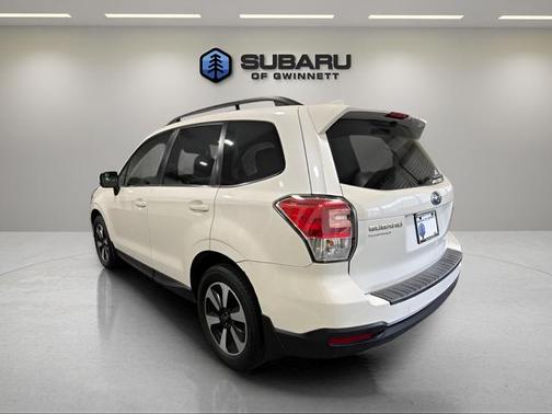 Crystal White Pearl 2018 Subaru Forester 2.5i Limited