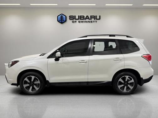 Crystal White Pearl 2018 Subaru Forester 2.5i Limited