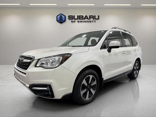 Crystal White Pearl 2018 Subaru Forester 2.5i Limited