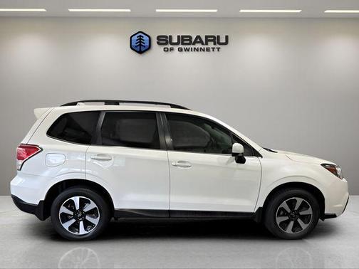 Crystal White Pearl 2018 Subaru Forester 2.5i Limited