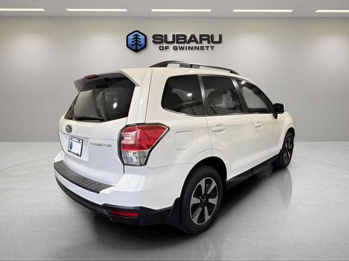 Crystal White Pearl 2018 Subaru Forester 2.5i Limited