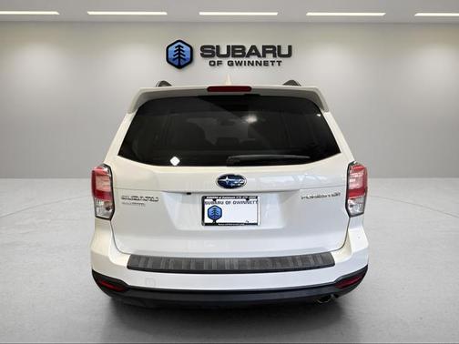 Crystal White Pearl 2018 Subaru Forester 2.5i Limited