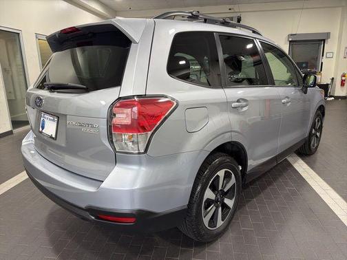 Ice Silver Metallic 2017 Subaru Forester 2.5i Premium