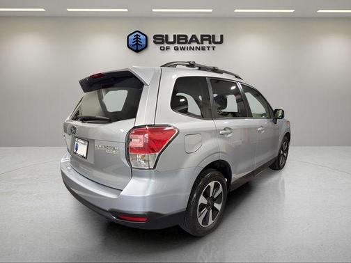 Ice Silver Metallic 2017 Subaru Forester 2.5i Premium