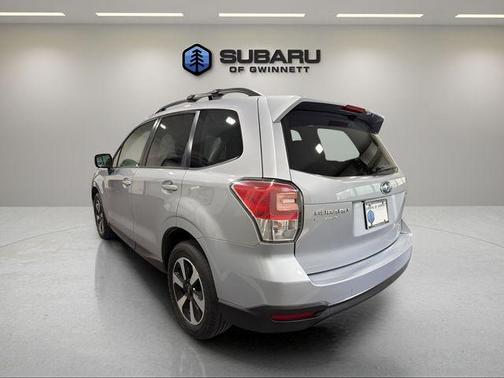 Ice Silver Metallic 2017 Subaru Forester 2.5i Premium
