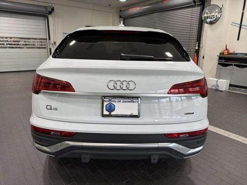 Glacier White Metallic 2023 Audi Q5 45 S line quattro Premium