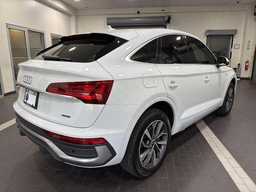 Glacier White Metallic 2023 Audi Q5 45 S line quattro Premium