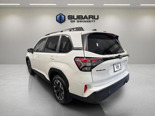Crystal White Pearl 2025 Subaru Forester Premium