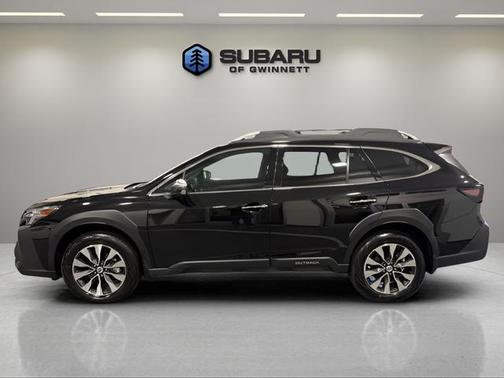 Crystal Black Silica 2025 Subaru Outback Touring XT