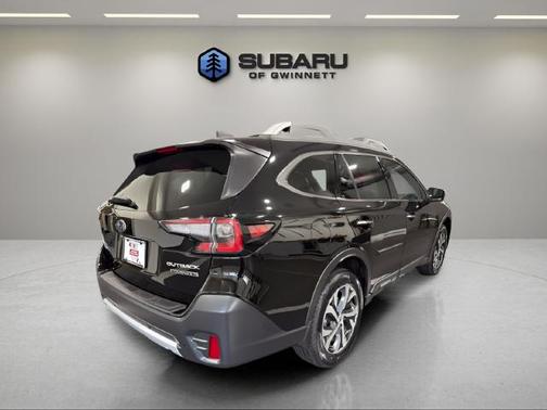 Crystal Black Silica 2022 Subaru Outback Touring XT