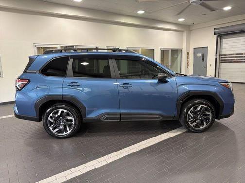 Horizon Blue Pearl 2025 Subaru Forester Limited