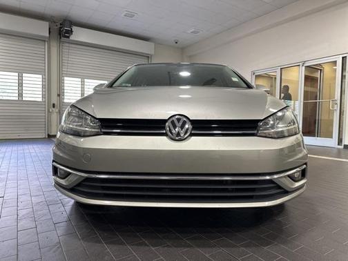 2018 Volkswagen Golf TSI SE