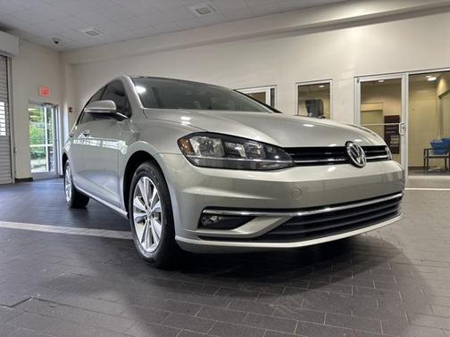 2018 Volkswagen Golf TSI SE
