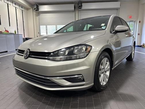 2018 Volkswagen Golf TSI SE